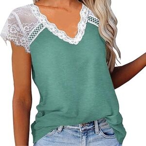 ❤️ 🆕 LACE SHOULDER Super Cute Top Edition Size Small